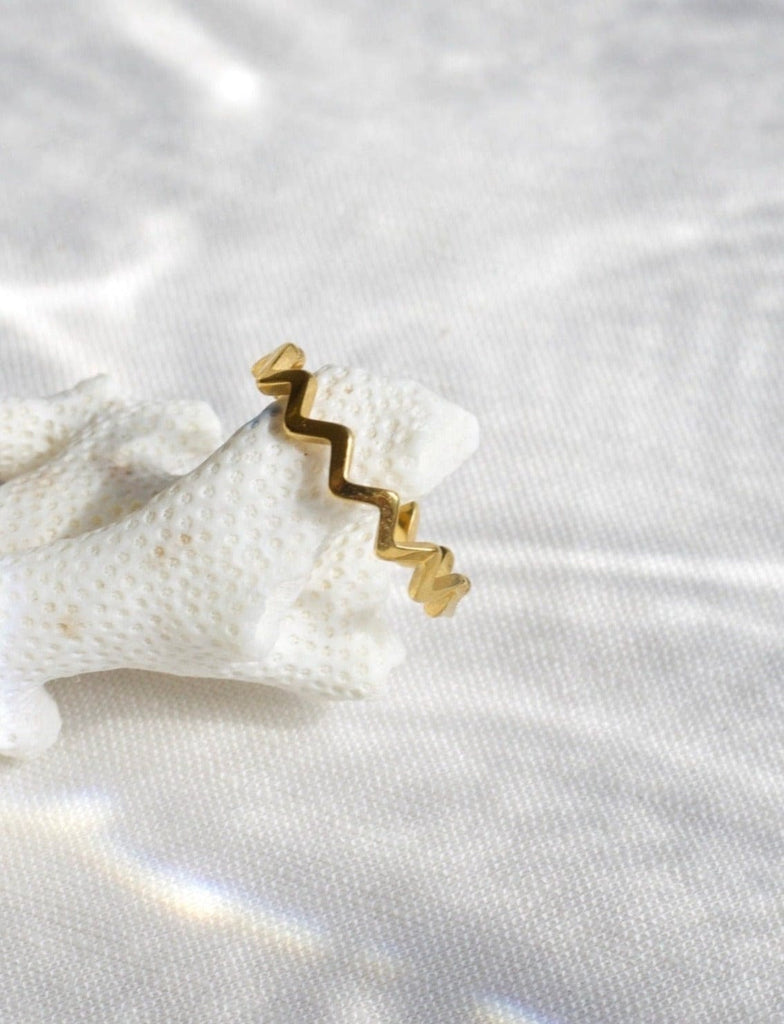 melomelo Atticus - Dainty ZigZag Stacking Ring