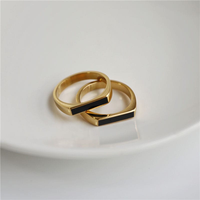 melomelo Clementine - Dainty Signet Enamel & Mother of Pearl Ring