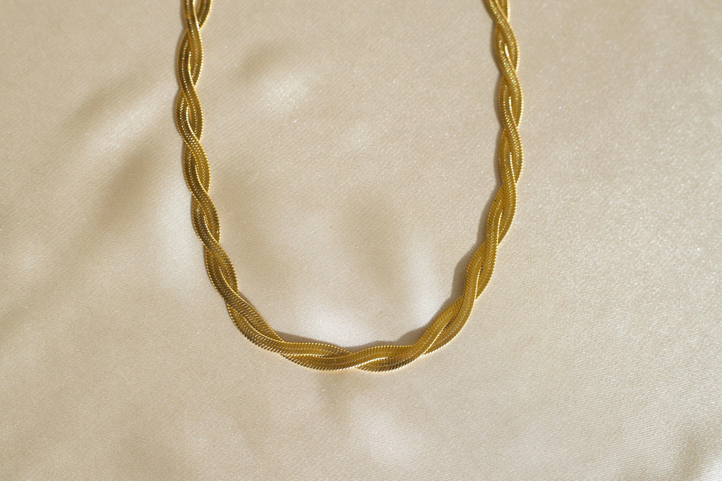 melomelo Frances - Twisted Snake Chain Necklace