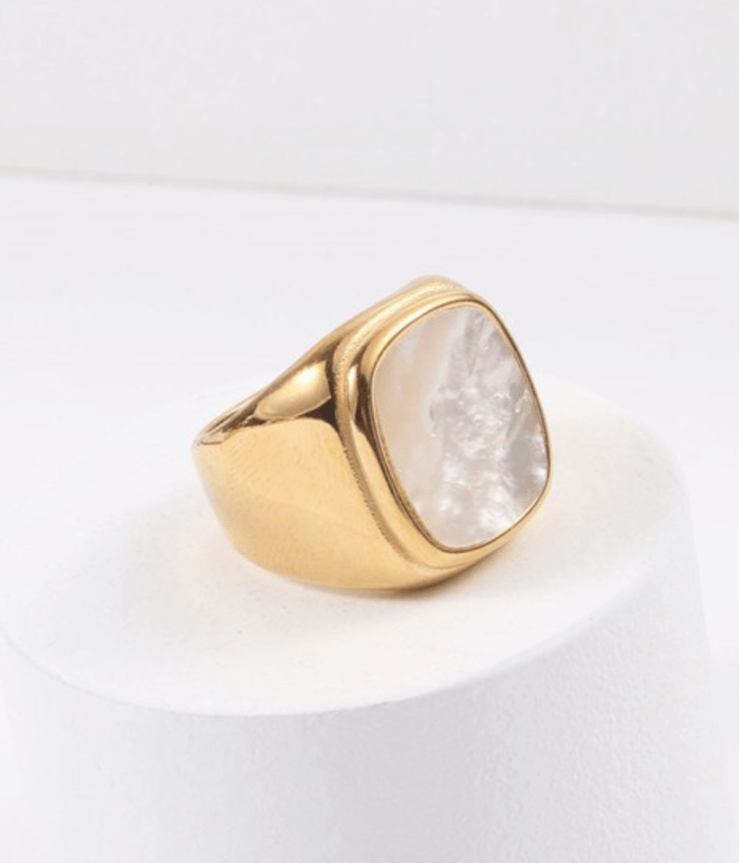 melomelo Gabriel - Large Square Signet Mother of Pearl Ring