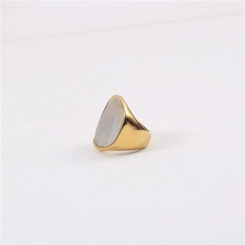 melomelo Large Mother of Pearl Statement Ring