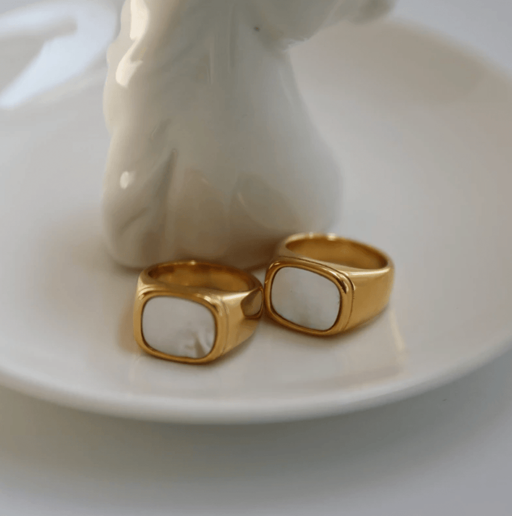 melomelo Lysander - Signet Shell Ring