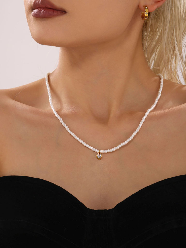 Tabea-PearlNecklaceWithZirconPendant