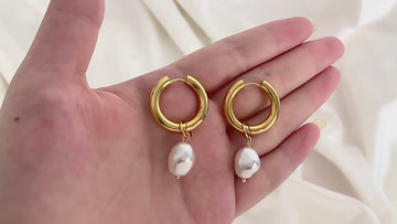 melomelo Selena - Gold Pearl Earrings 2